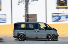 Kia PV5 Passenger, 2025, side